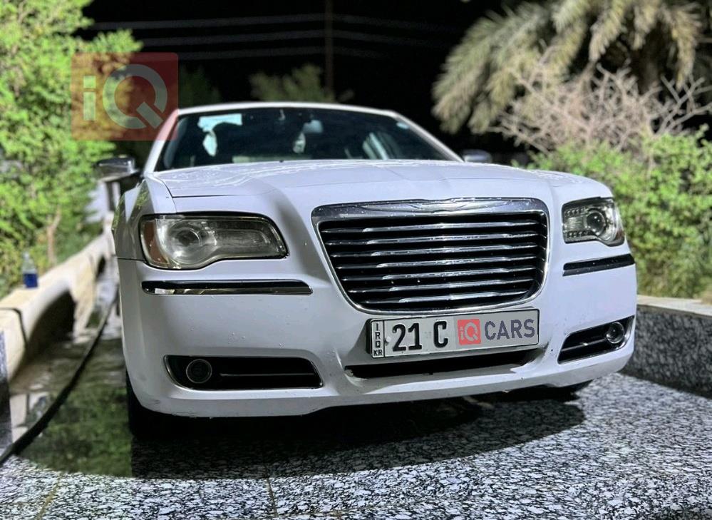 كرايسلر 300
